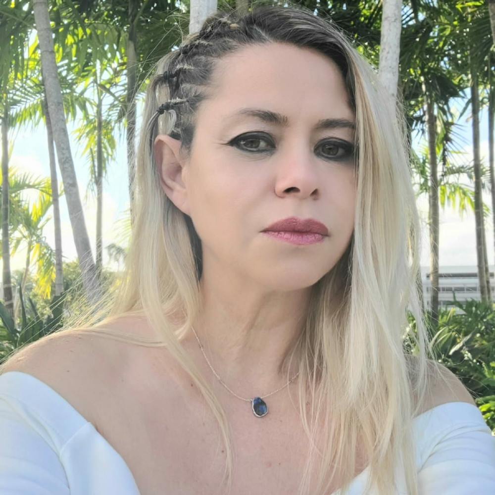 Meet your Posher, Paola